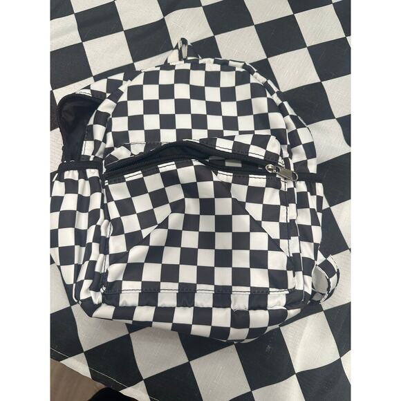 Small zippered checkered print backpack beach summer travel - Picture 1 of 4